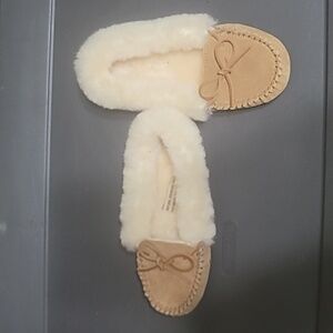 VINEYARD VINES Women's Suede Shearling Lamb Fur Slip-On Style Slippers Size 5